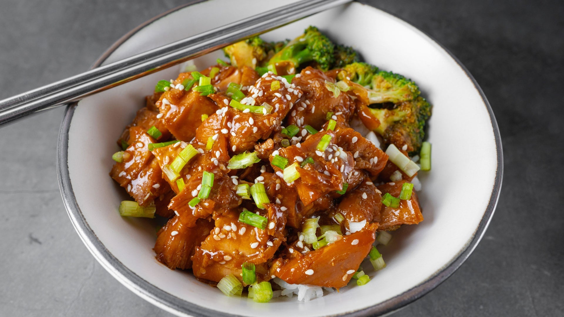 Asiatiskt inspirerat nötkött med rostad broccoli