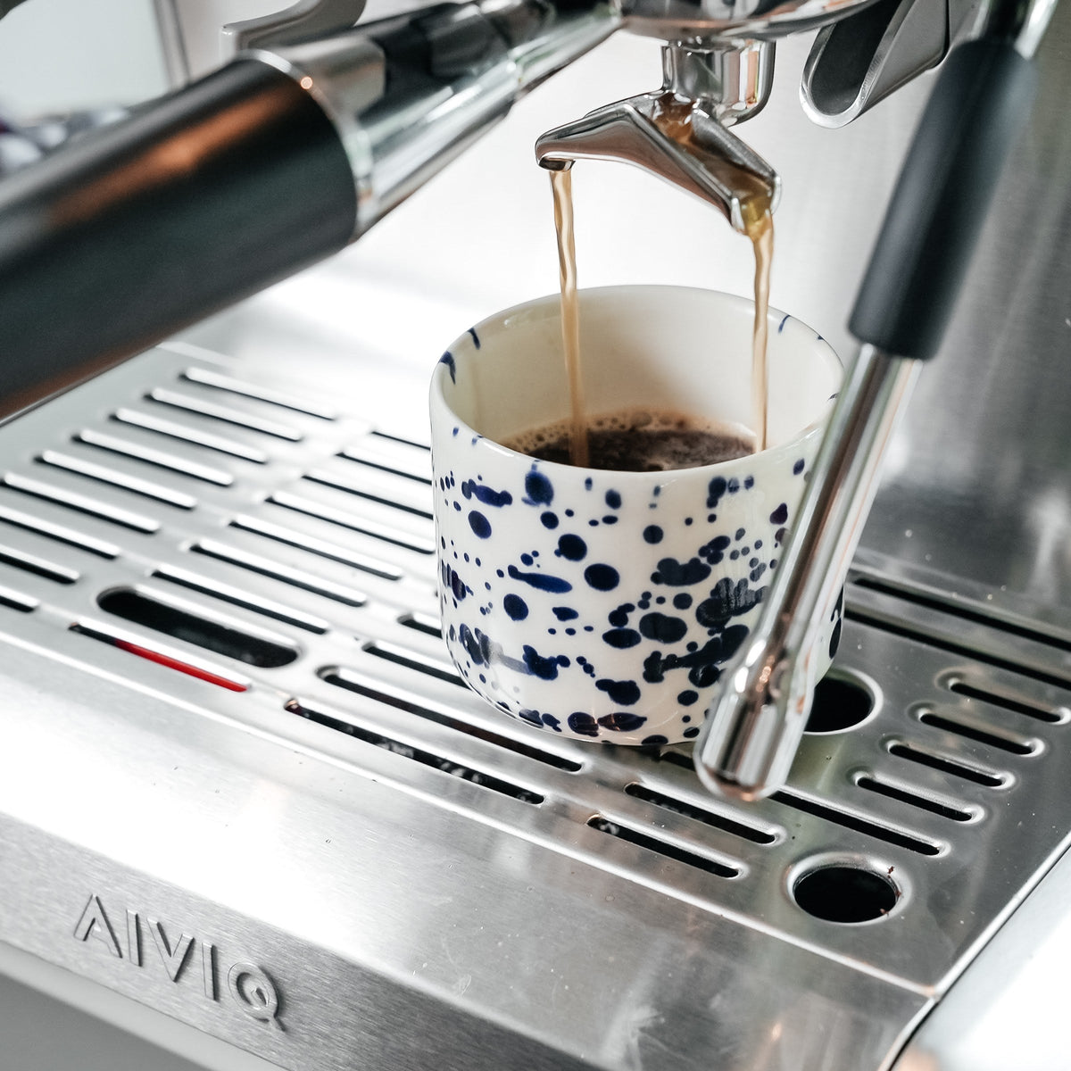 Aspire Brew: brygghuvudet: två strålar i koppen